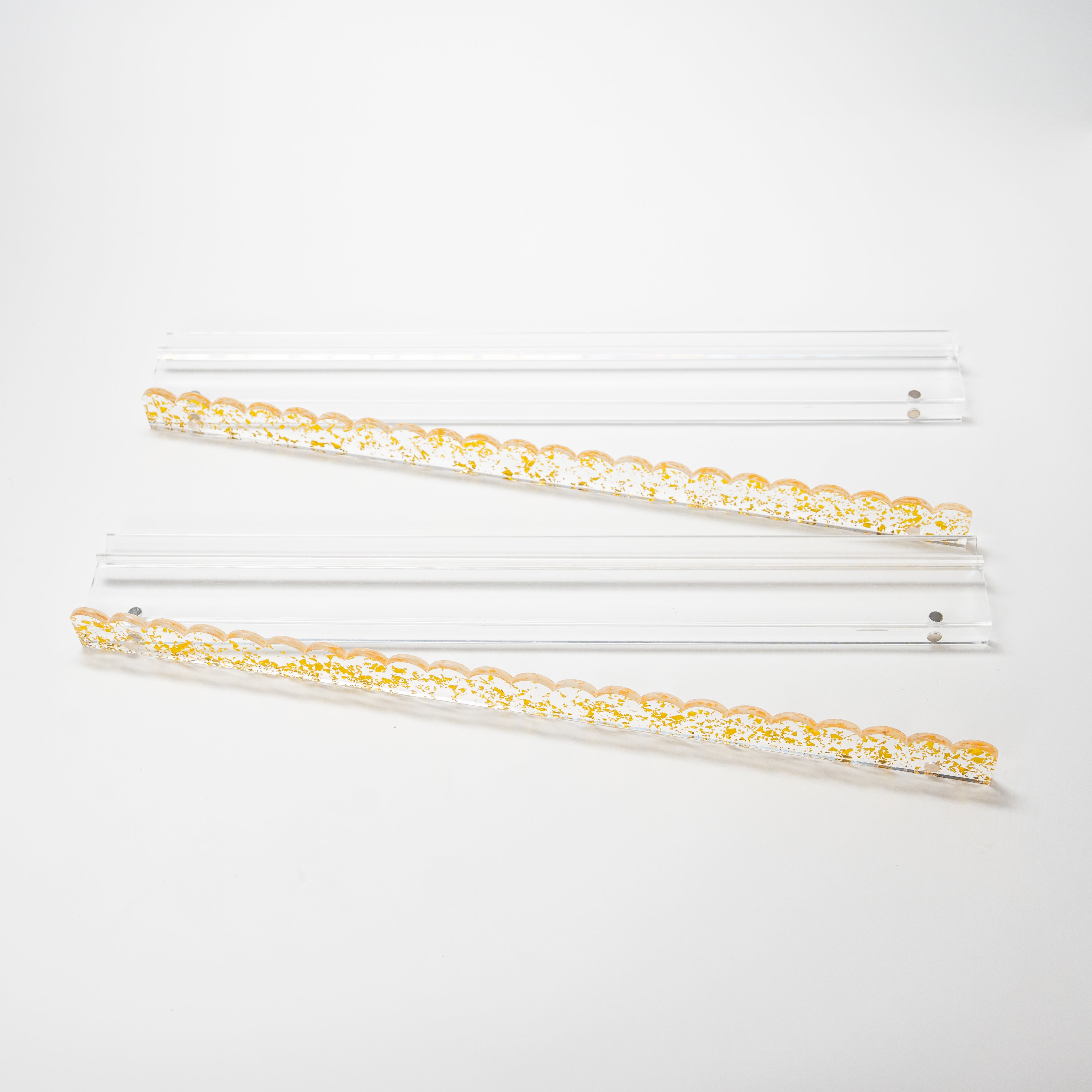 Mahjong Premium Acrylic Racks set - 4 Clear Racks & 4 Magnetic Gilded Glitter Pushers (6 mm Thick) with a Complimentary Velvet Racks Bag Included