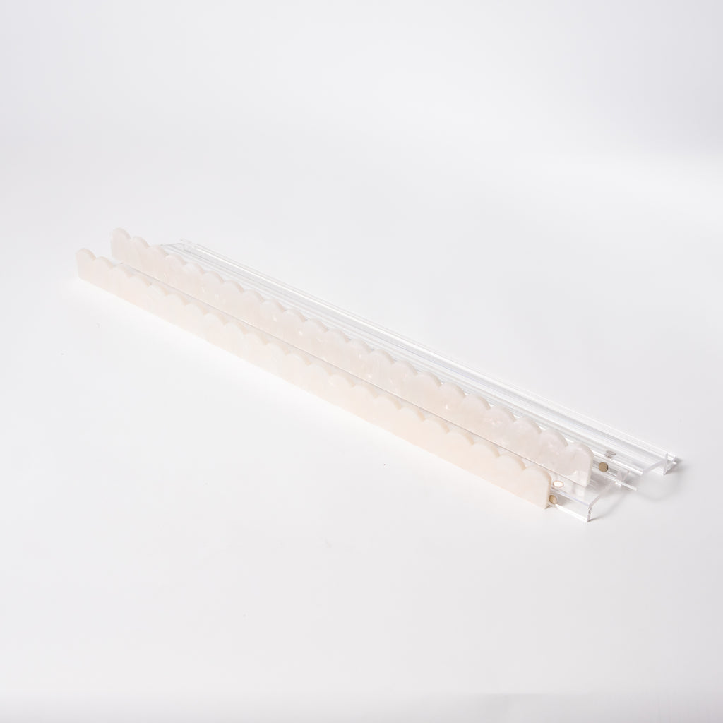 Mahjong Premium Acrylic Racks set - 4 Clear Racks & 4 Magnetic White Pearl Pushers (6 mm Thick) with a Complimentary Velvet Racks Bag Included