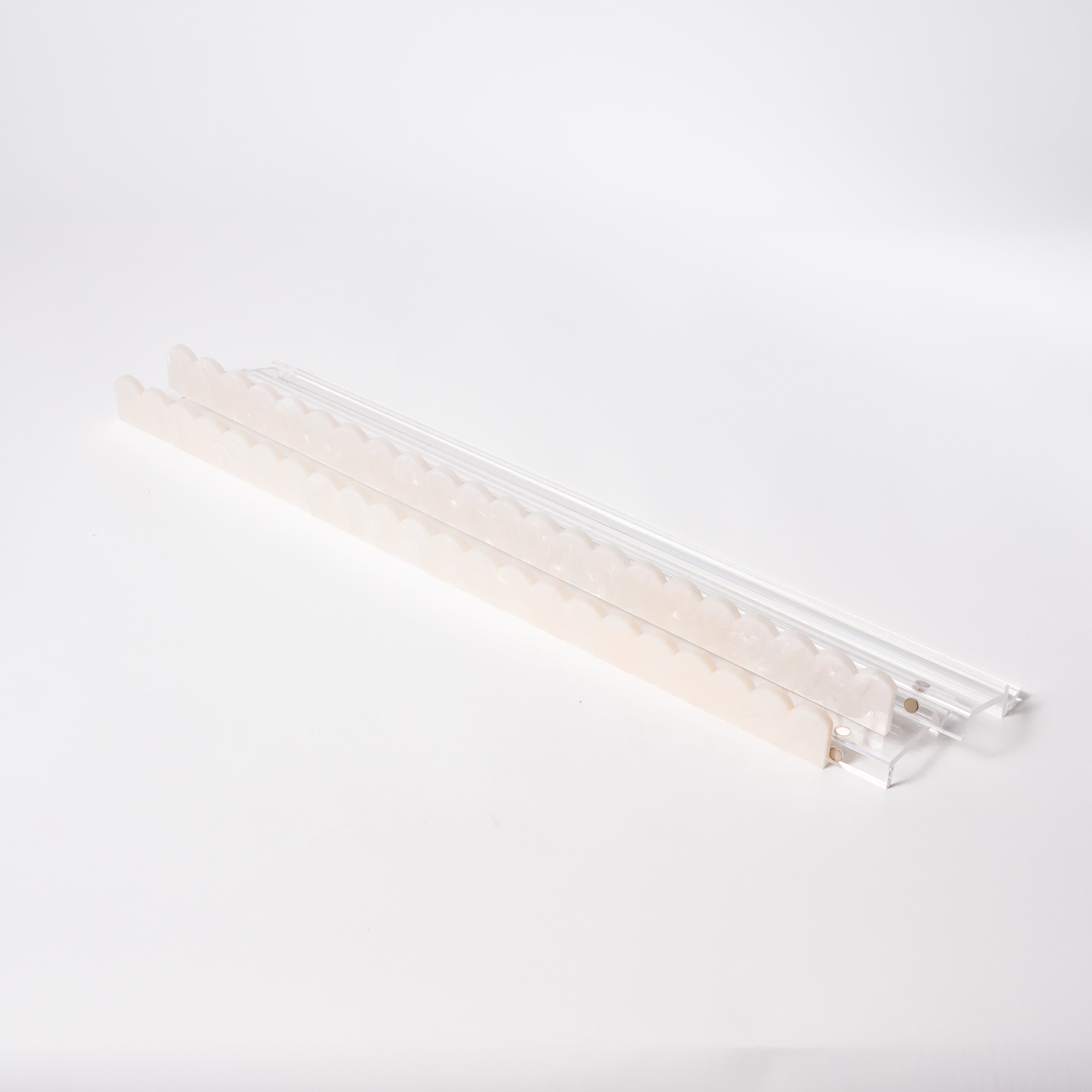 Mahjong Premium Acrylic Racks set - 4 Clear Racks & 4 Magnetic White Pearl Pushers (6 mm Thick) with a Complimentary Velvet Racks Bag Included