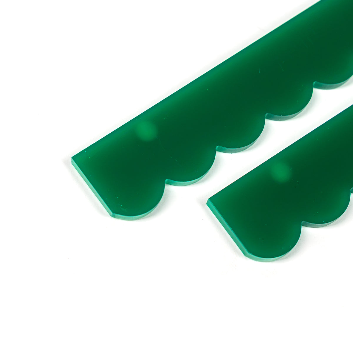 Mahjong Premium Acrylic Racks Set — Clear Racks with Dark Green Scalloped Pushers