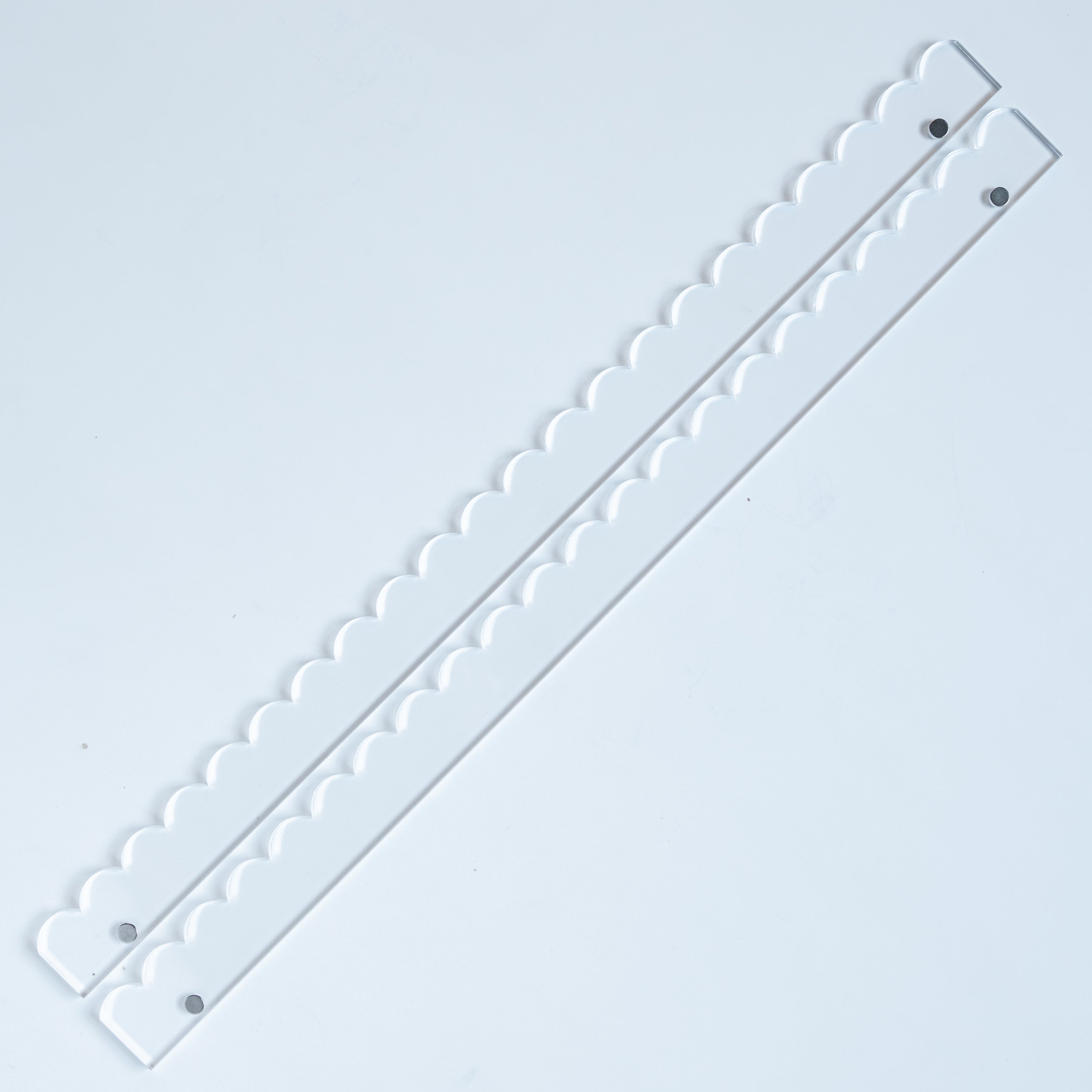 Mahjong Premium Acrylic Racks set - 4 Clear Racks & 4 Magnetic Clear Pushers (6 mm Thick) with a Complimentary Velvet Racks Bag Included