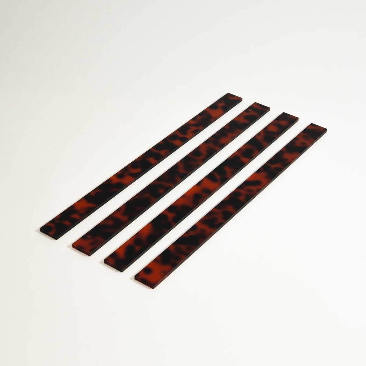 Mahjong Premium Acrylic Racks Set — Clear Racks with Tortoiseshell Straight Pushers